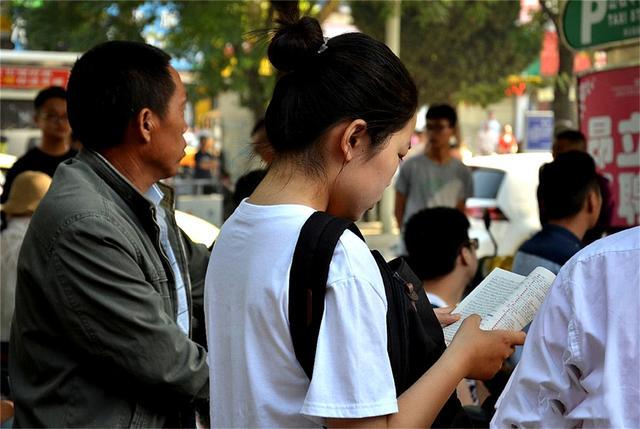 高二学不进去了怎么办(高二学生不想学了怎么办)(图1)